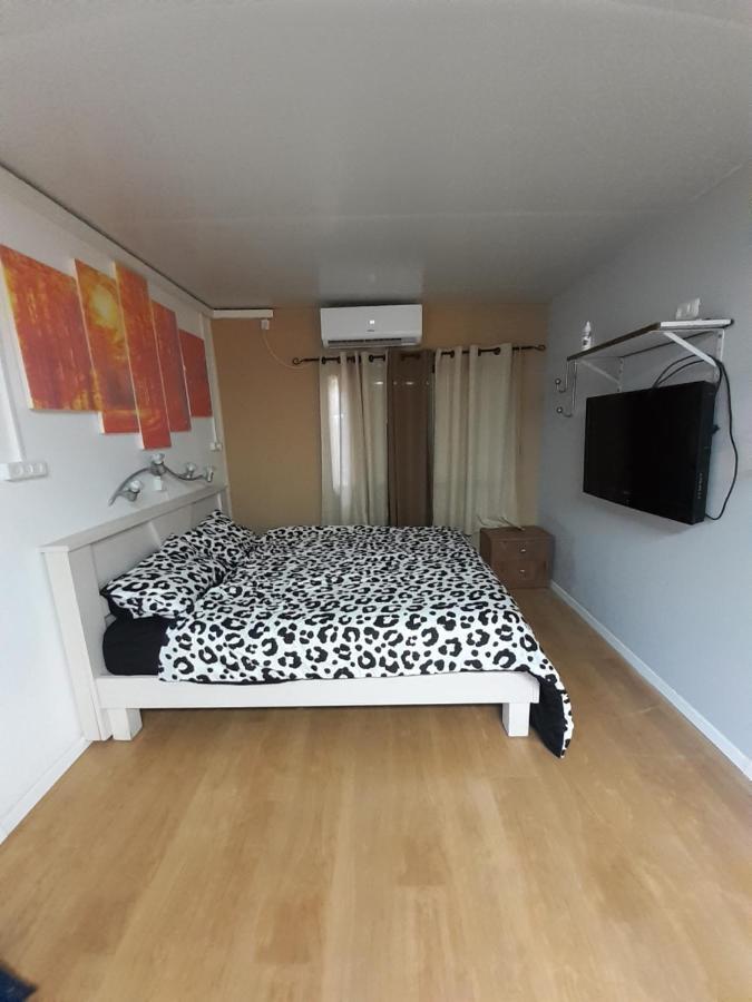 Suite- Studio- Zimmer Бейт-Шеан Экстерьер фото